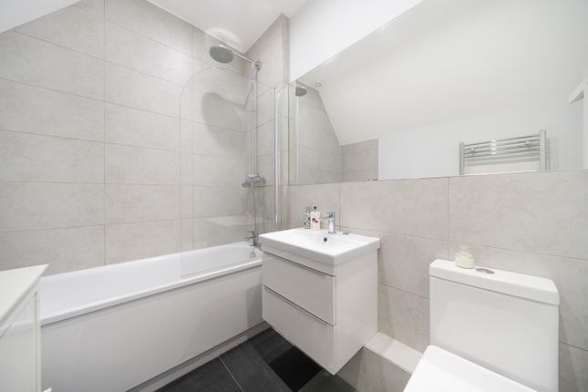 Flat for sale in Park Hill, Bickley, Bromley