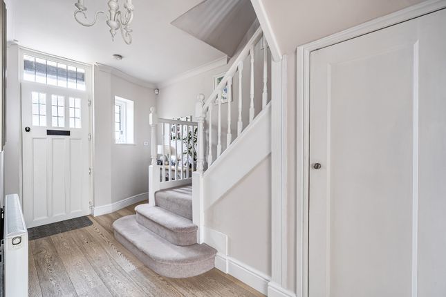 22, Mayfair Avenue, Worcester Park photo 4