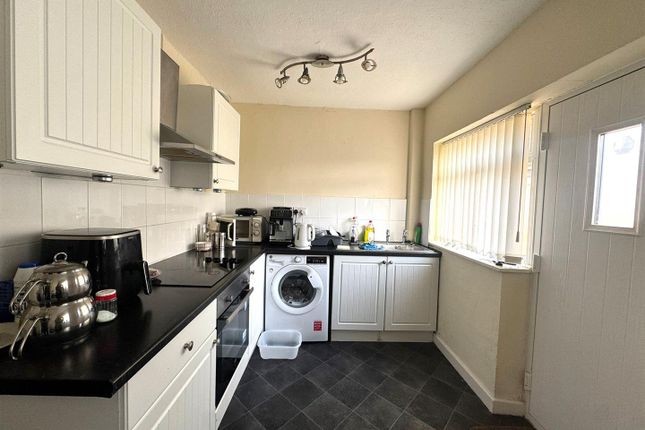 11, Cardwell Street, Oldham photo 3