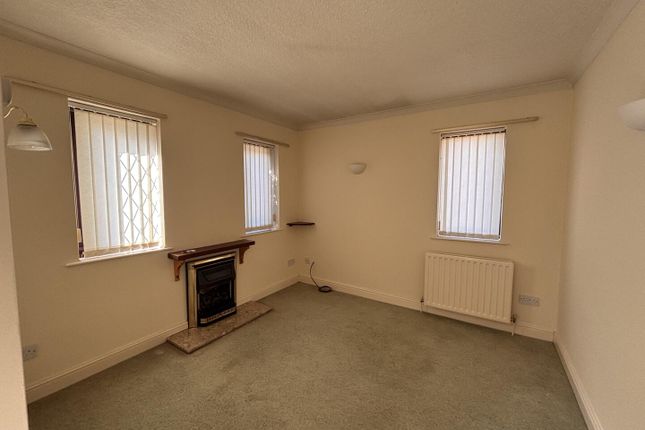 2 Milverton Close, Milverton Close, Wigston photo 5