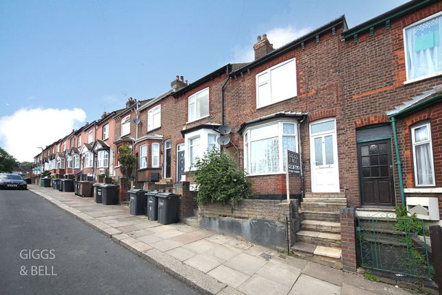 Thumbnail Terraced house for sale in Richmond Hill, Luton, Bedfordshire