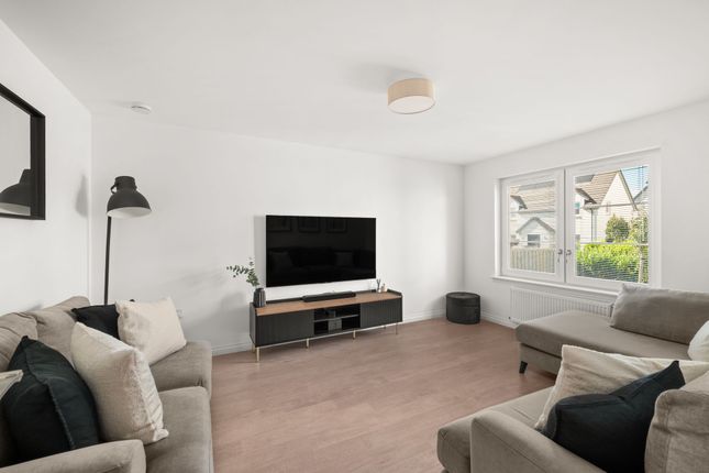 2 Mona Terrace, Dundee photo 3