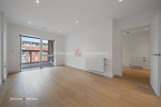 Flat to rent in Burnell Building, Brent Cross