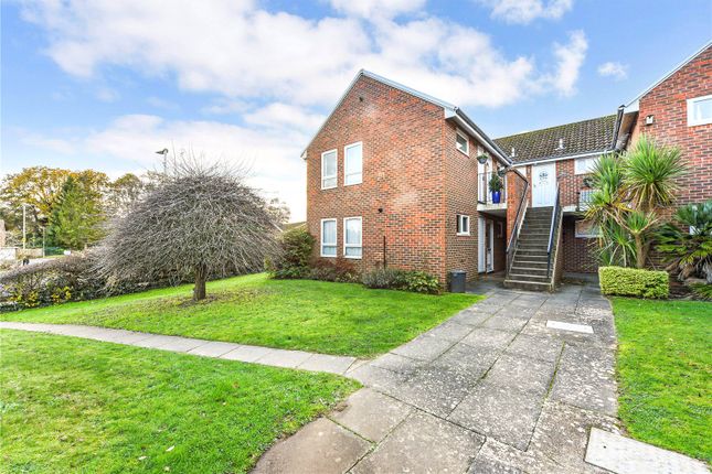 Flat for sale in Moggs Mead, Petersfield, Hampshire