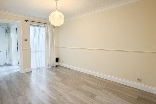 Roundhead Drive, Thame photo 4