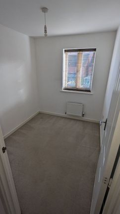 16 Kay Grove, Milton Keynes photo 5