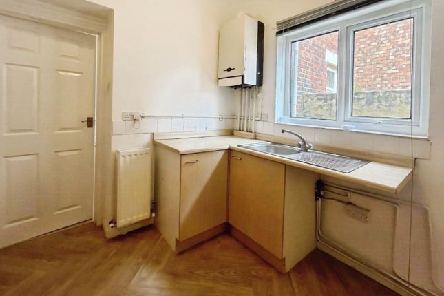 137 Albert Road, Jarrow, Tyne and Wear photo 4