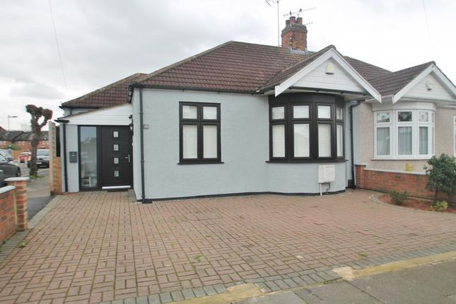 3 bed terraced house for sale in New North Road, Hainault IG6 ... 3 bed terraced house for sale in New North Road, Hainault IG6 ...