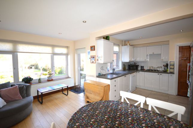 82, Regal Way, Harrow photo 4