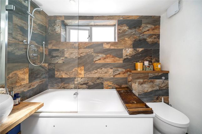 Top Floor Flat, 30, Medora Road, London photo 4