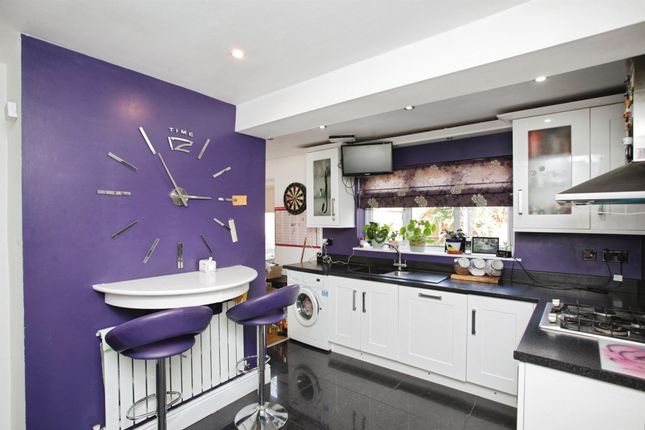 46, Coniston Close, RUGBY photo 4