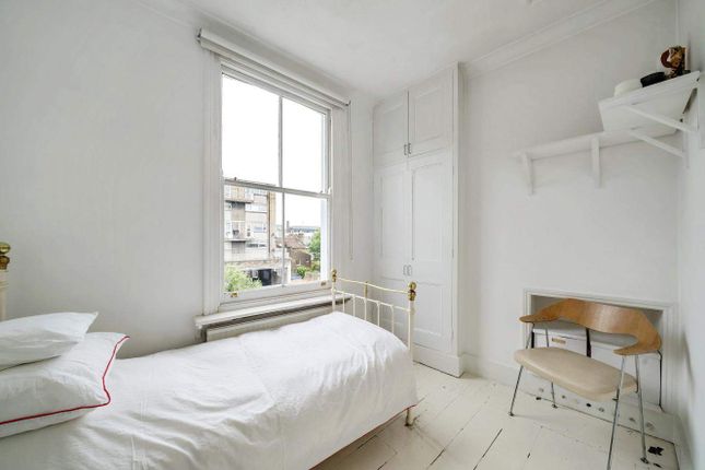 Terraced house for sale in Sussex Way, London