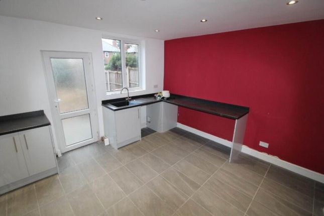 16, Thorpe Close, Nottingham photo 4
