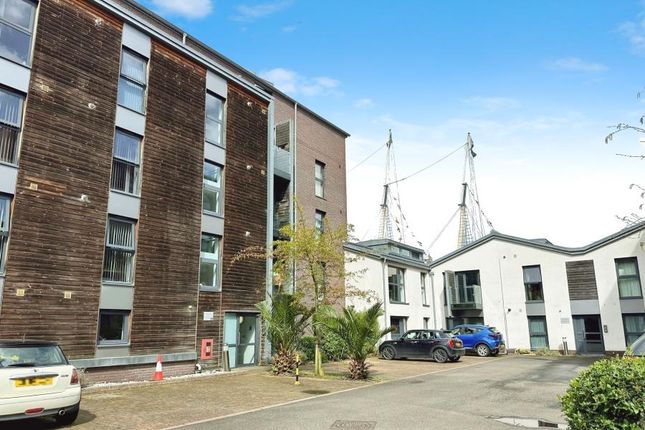 Flat to rent in Gas Ferry Road, Bristol