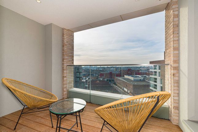 2-bed flat on Camley Street,, King's Cross, £800,000