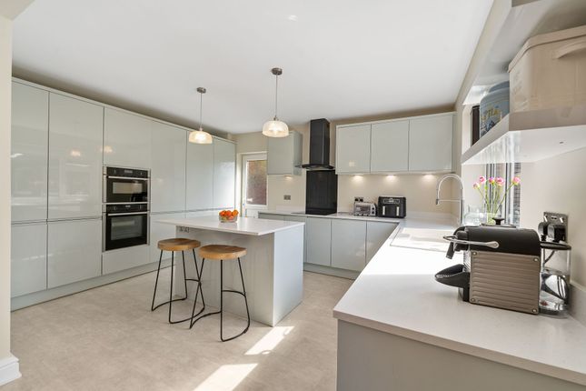 10 Trentham Close, Widnes photo 3
