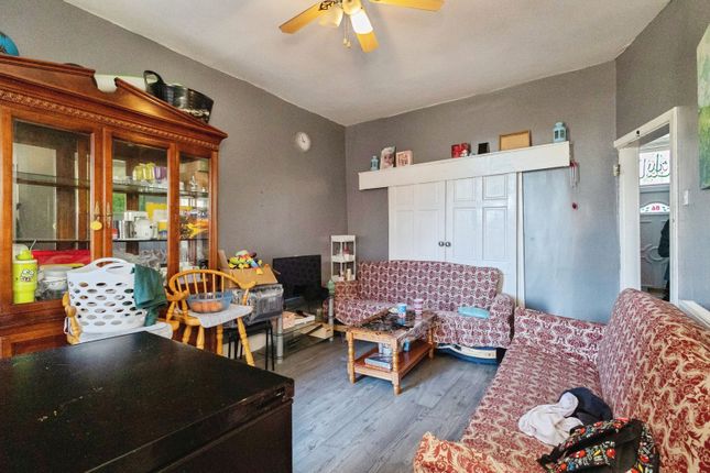 86, Lowfield Road, Greater Manchester photo 4