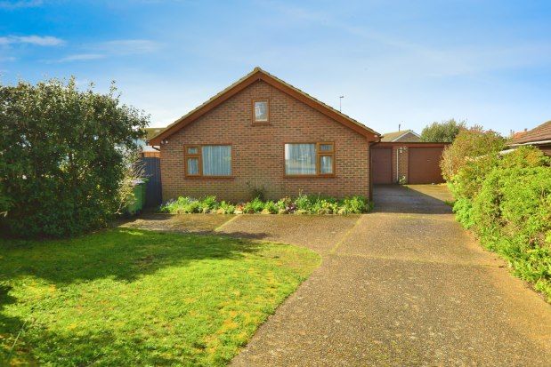Bungalow to rent in Coast Drive, New Romney