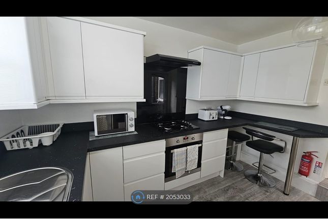 Terraced house to rent in Blyth Road, London