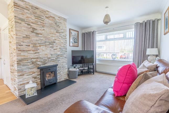 39 Shandon Crescent, Bellshill photo 3