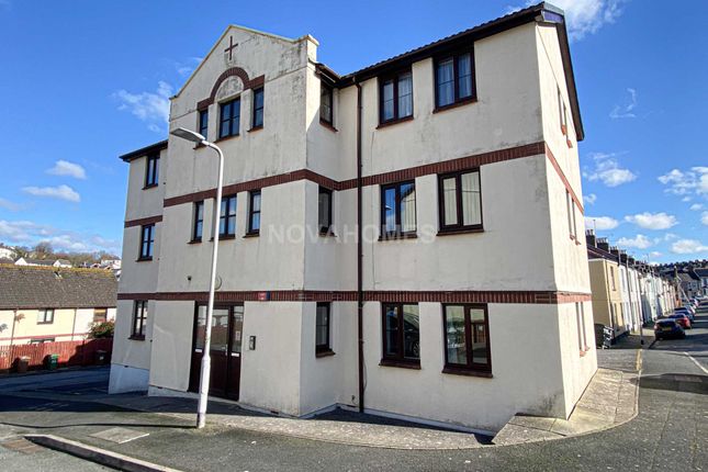 Flat for sale in Fremantle Gardens, Plymouth