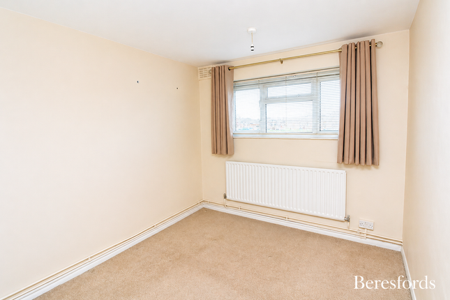 63, Waycross Road, Upminster photo 5