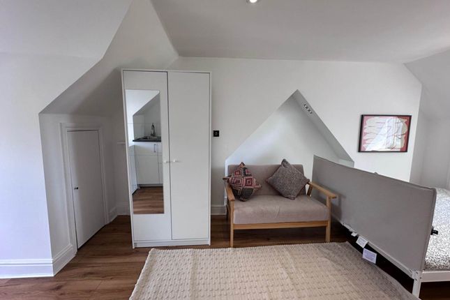 135, Gordon Road, London photo 5