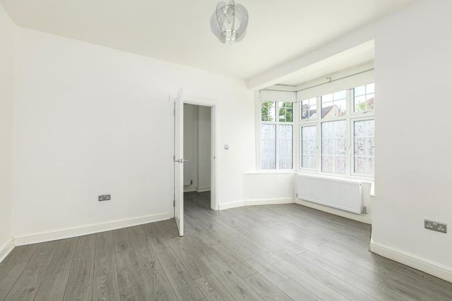 34, Park Crescent, Enfield photo 3