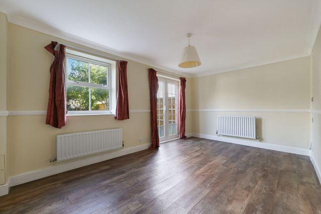 9 St. Theresa Close, Epsom photo 4