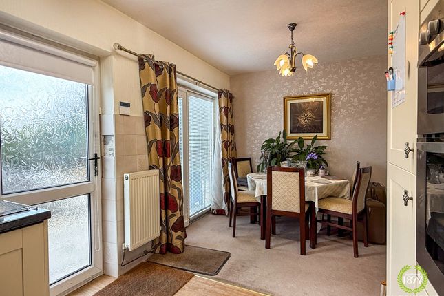 7 St. Johns Close, Accrington photo 3