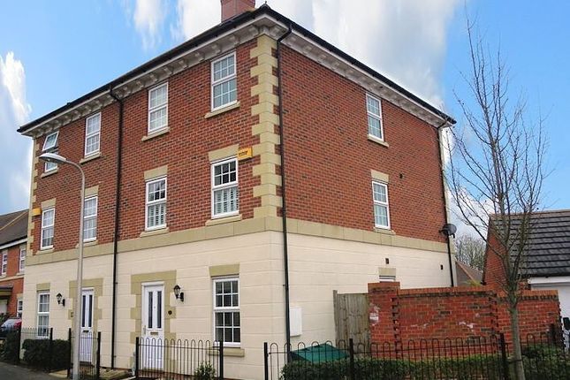 Detached house to rent in Mimosa Drive, Shinfield, Reading, Berkshire