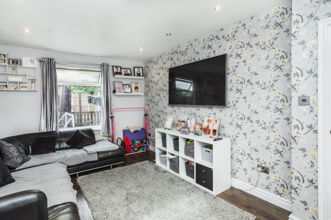 2, East Street, Havercroft photo 4