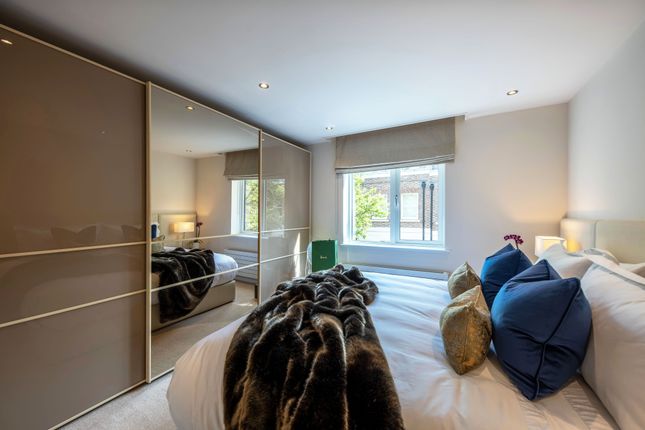 Flat 8, 9 Holbein Place, Sloane Square photo 3