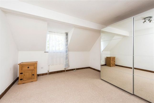 23, Glebelands, Surrey photo 4