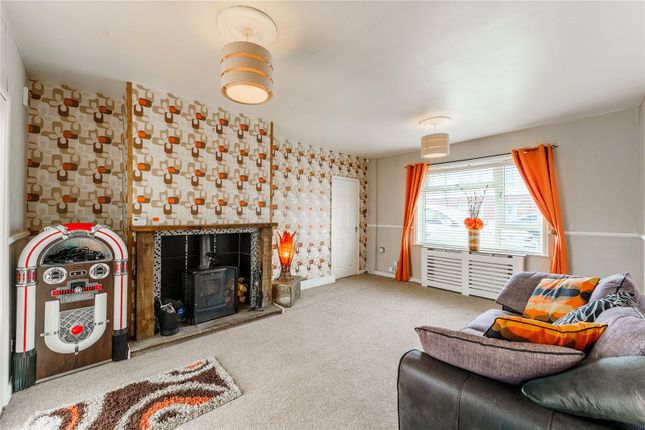 35, Tombridge Crescent, Pontefract photo 3