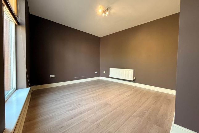 Flat 3, Manchester Road, Bury photo 5