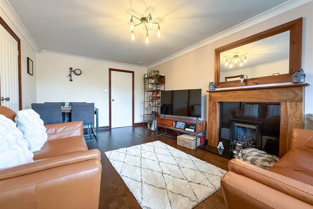 11, Dunnock Way, Stoke-On-Trent photo 4