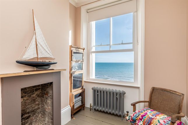 Flat to rent in Marina, St. Leonards-On-Sea