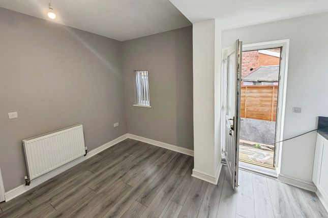 235 Mortimer Road, South Shields, Tyne and Wear photo 5
