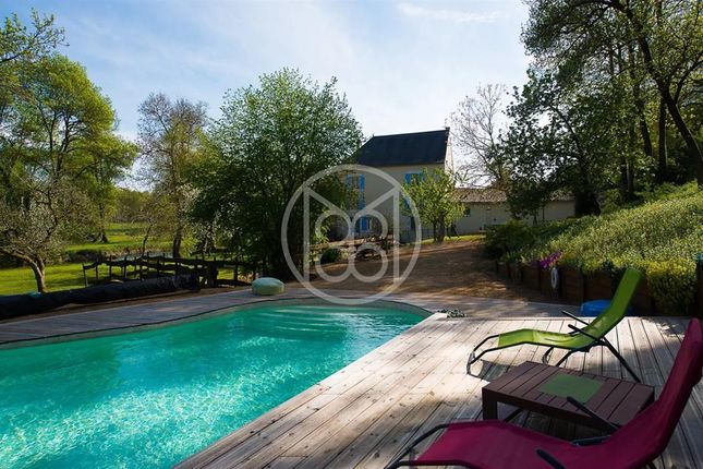 Property for sale in Vivonne, 86370, France, Poitou-Charentes, Vivonne, 86370, France