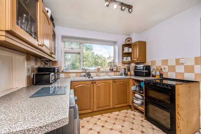 2 Tilehurst Drive, Hailsham photo 2