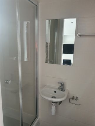 107 (CE) Caro Student Lettings, CP5, City Point, Liverpool photo 5
