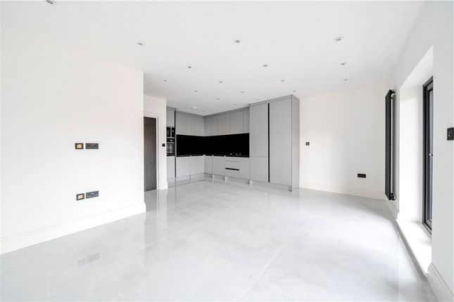 Thumbnail Flat for sale in The Oaks, 42 Sparrows Herne, Bushey