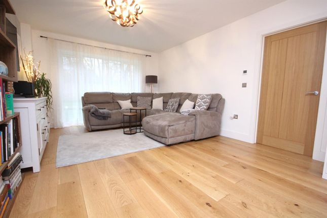 219, Segensworth Road, Titchfield Park photo 3