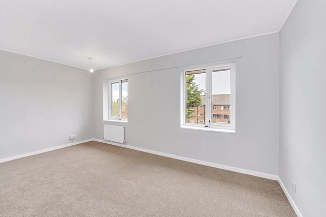 Terraced house for sale in Lake Avenue, Bury St. Edmunds