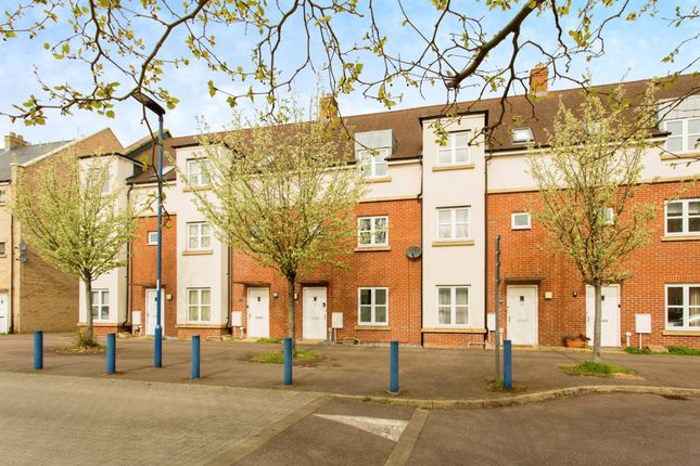 Town house for sale in Stanley Avenue, Cambridge