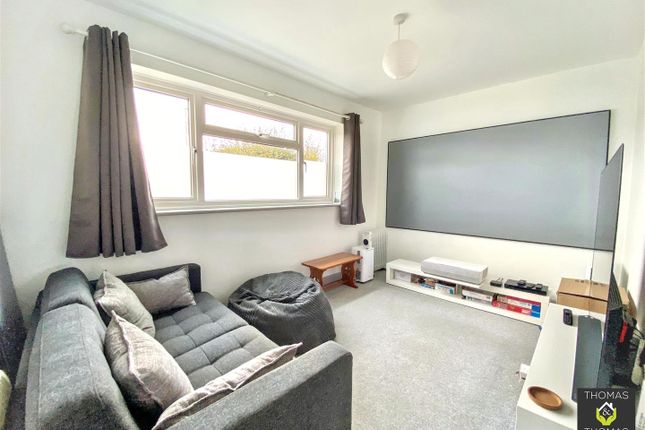 37, Hendingham Close, Tuffley photo 3