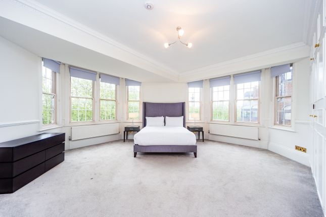 Flat to rent in Strathmore Court, St Johns Wood, London