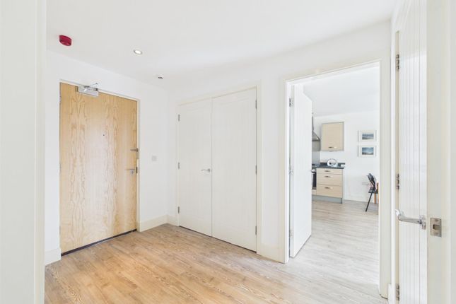 Flat 5, Wellfield, Bwlch Y Gwynt, Llanelli photo 4