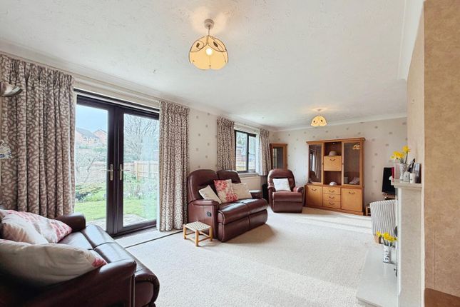 4, Britten Close, Hythe photo 4